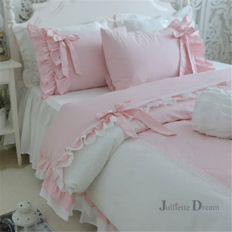 Милый комплект постельного белья с элегантным бантом и рюшами кружевной