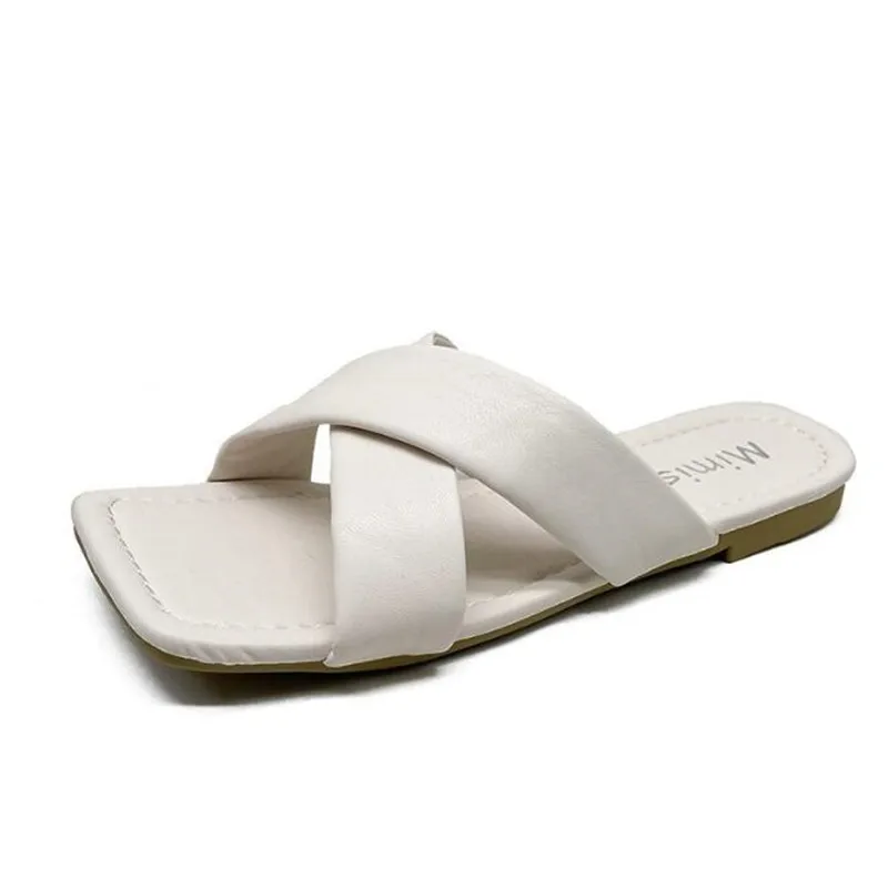 

Новые женские шлепанцы, модные кожаные шлепанцы на плоской подошве, простые и элегантные светильник кие и удобные повседневные шлепанцы, же...