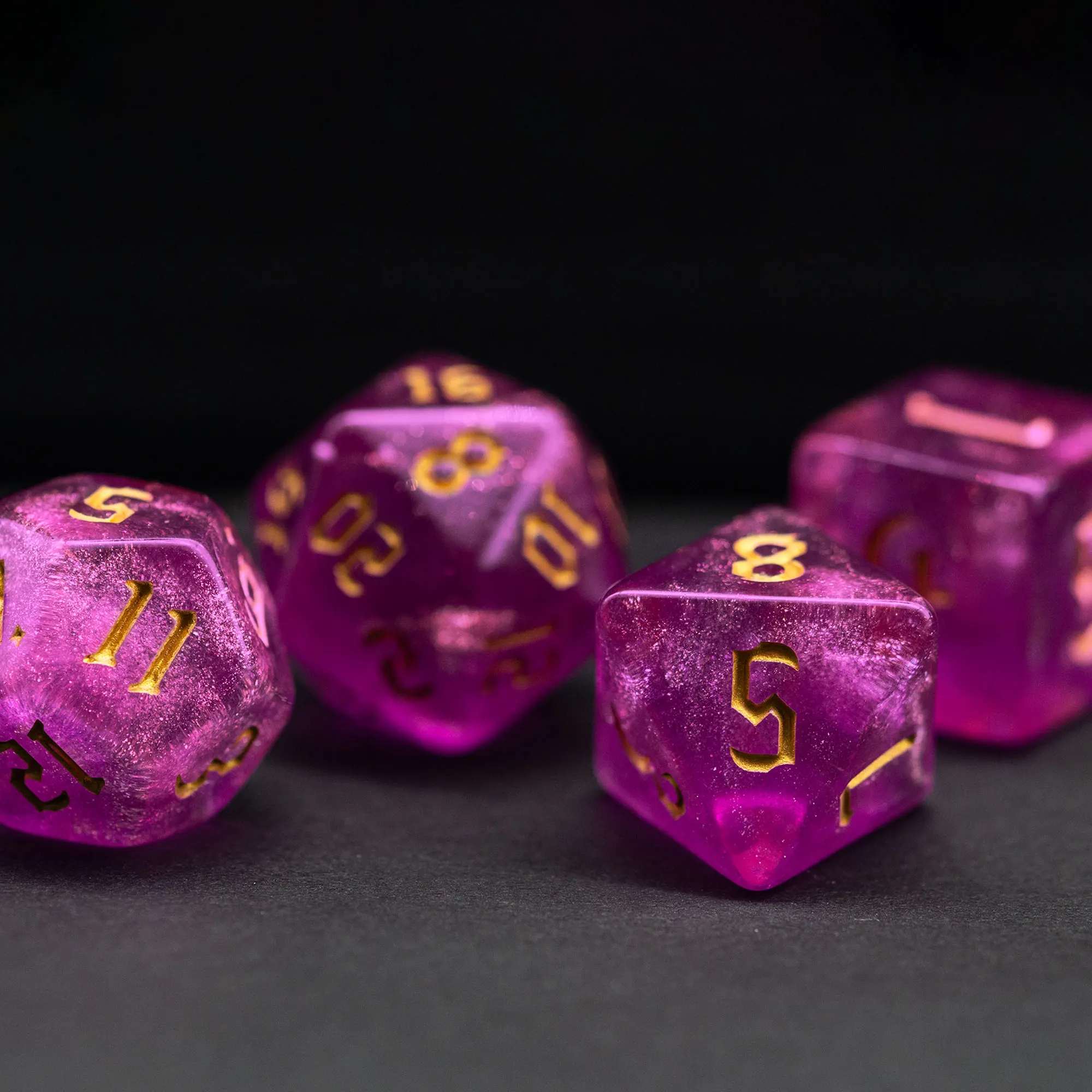 Новинка 7 шт./компл. серп шрифт семейный набор D4 ~ D20 полигедрические кости для