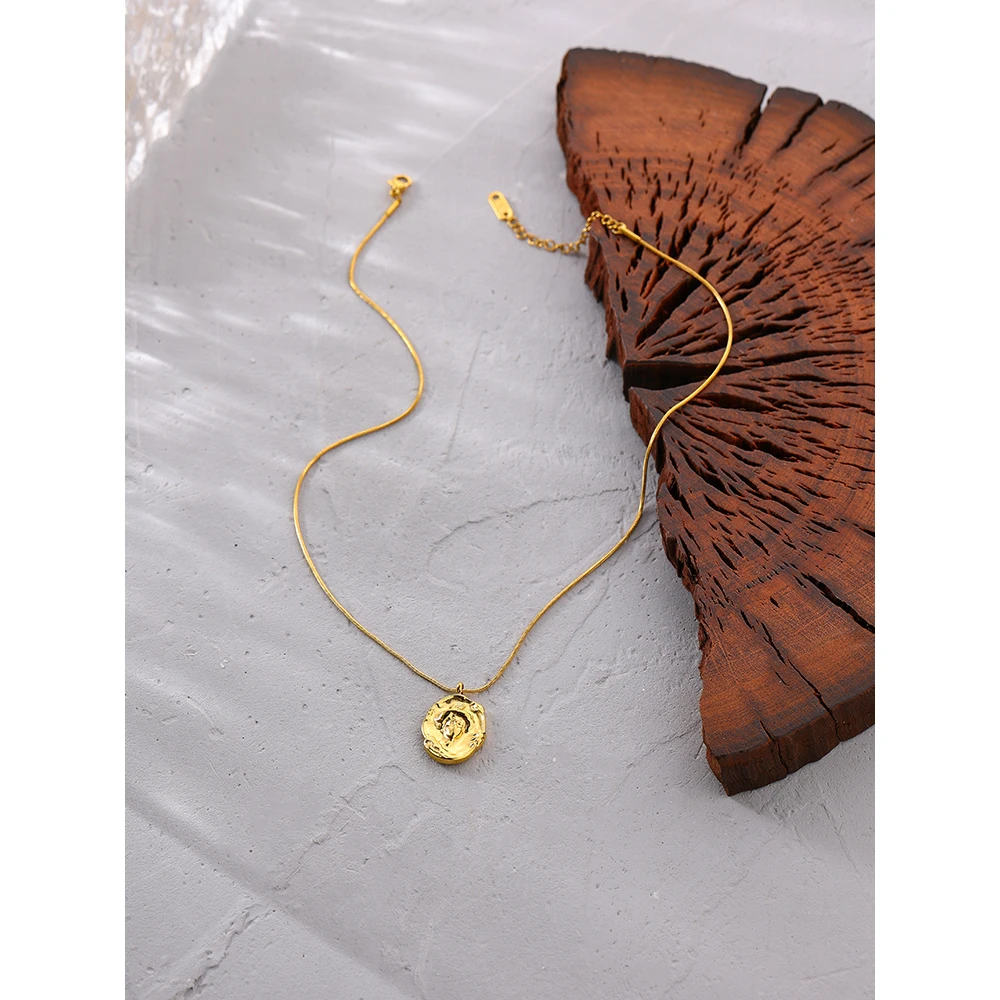 

Yhpup New Fashion Portrait Pendant Collar Necklace Women Stainless Steel 18 K Chain Statement Necklace Accessories Party Gift