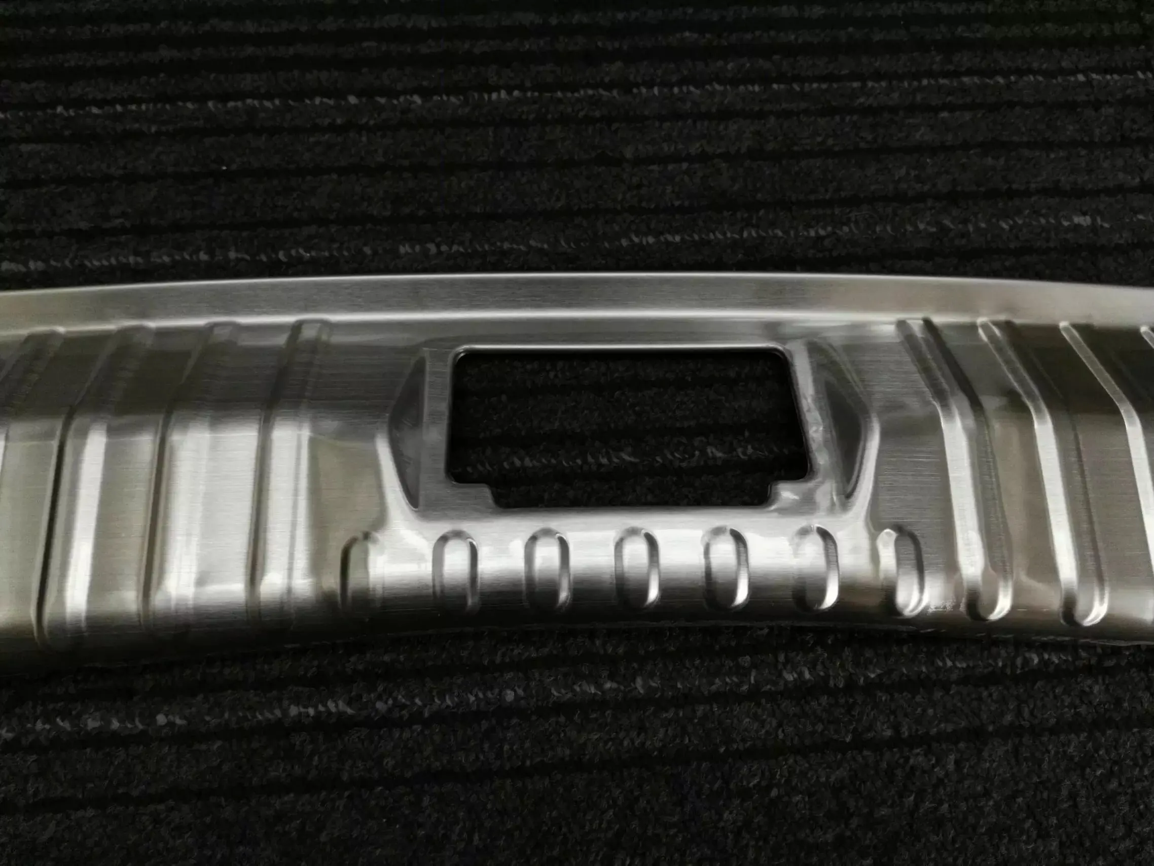 

Stainless Steel Rear Bumper Sill Plate Protector For Ford Kuga/Escape 2014-2018