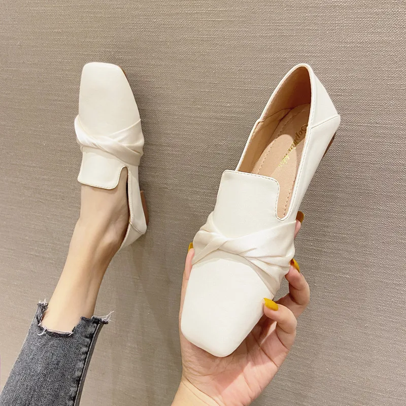 Новейшая модель С квадратным носком Женская обувь на плоской подошве Весенне
