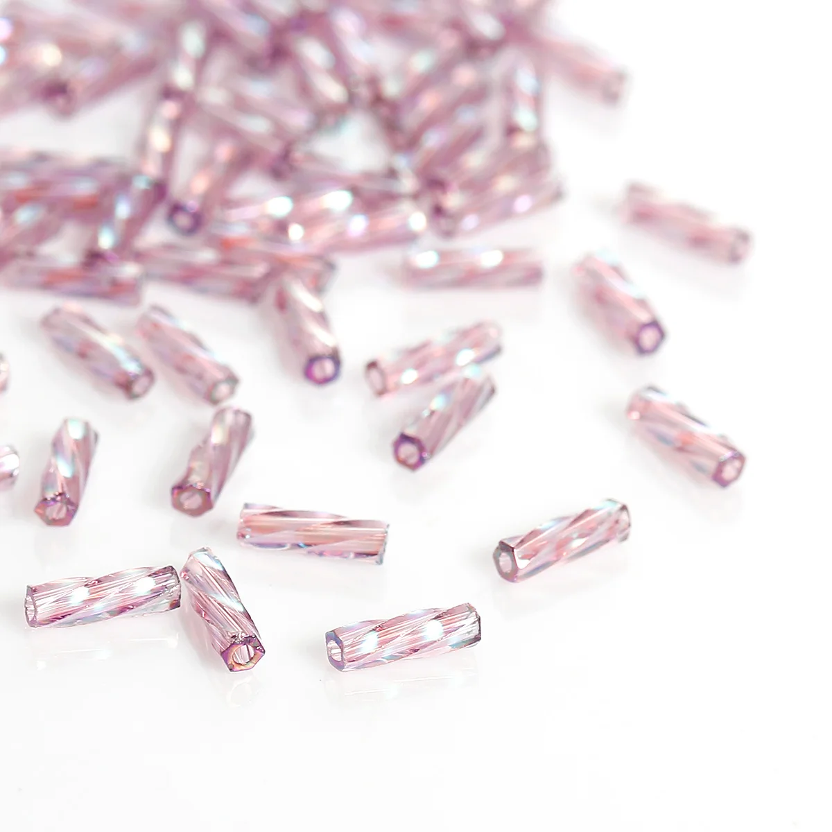Стеклянные бусины DoreenBeads витые фиолетового цвета AB 6 мм x 2 для изготовления