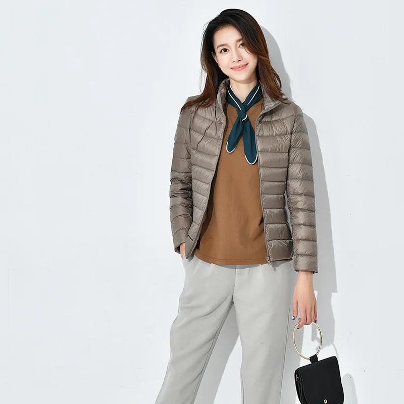 Женские пуховики сезона осень зима 2019 лучшие бренды серые приталенные синие