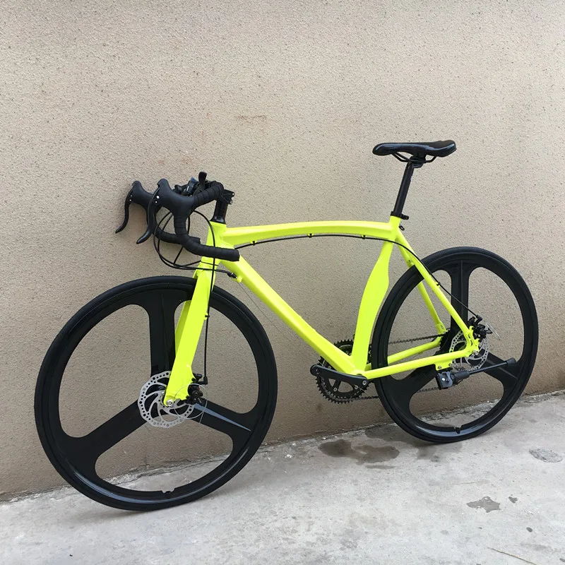 Шоссейный велосипед с рамой из алюминиевого сплава