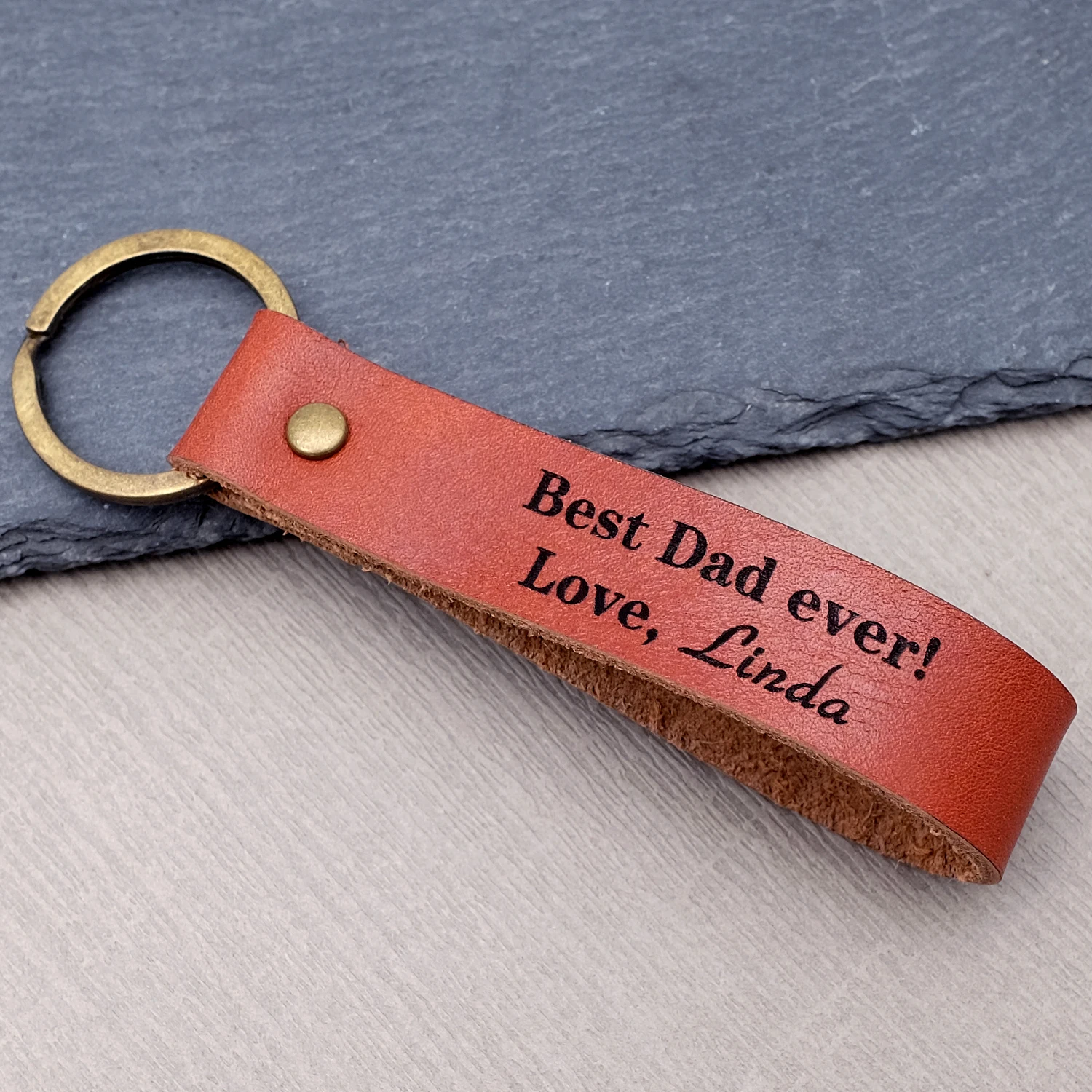 Персонализированный кожаный брелок с координатами подарок для мужчин