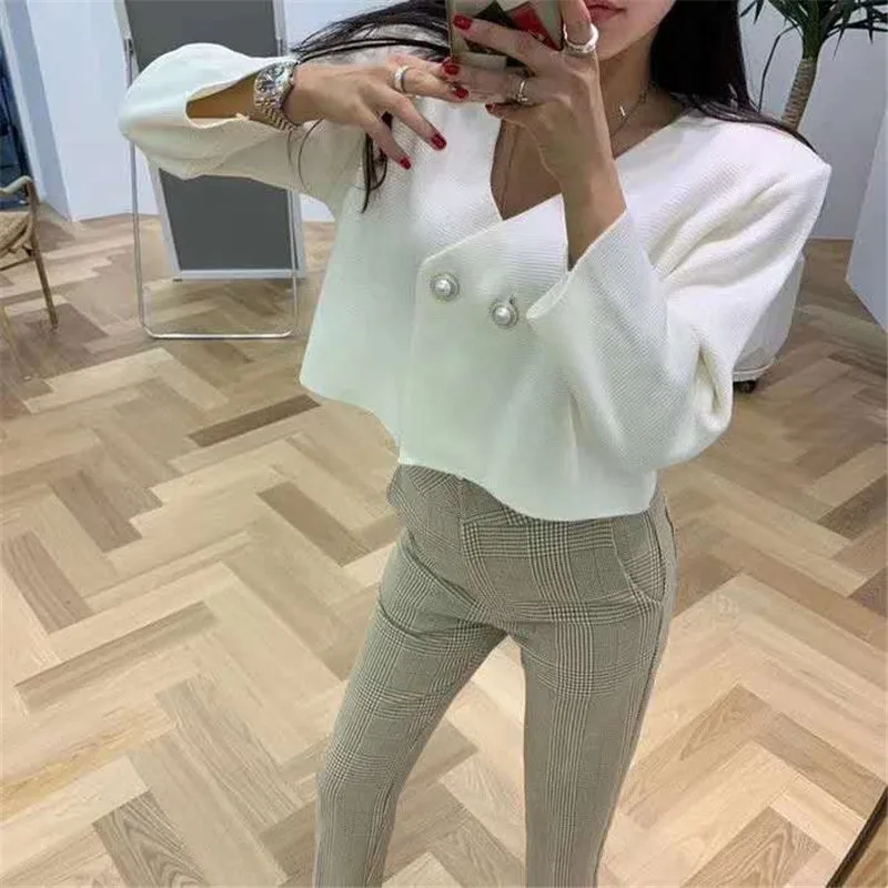 

Женский трикотажный кардиган с V-образным вырезом и длинным рукавом