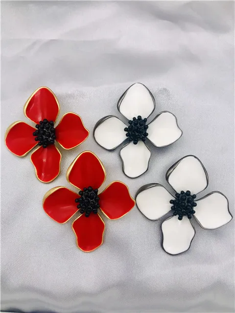 

Западные ювелирные изделия серии O, классические эмалевые лепестки в форме капли, цветок, зажим для ушей без отверстия, два цвета