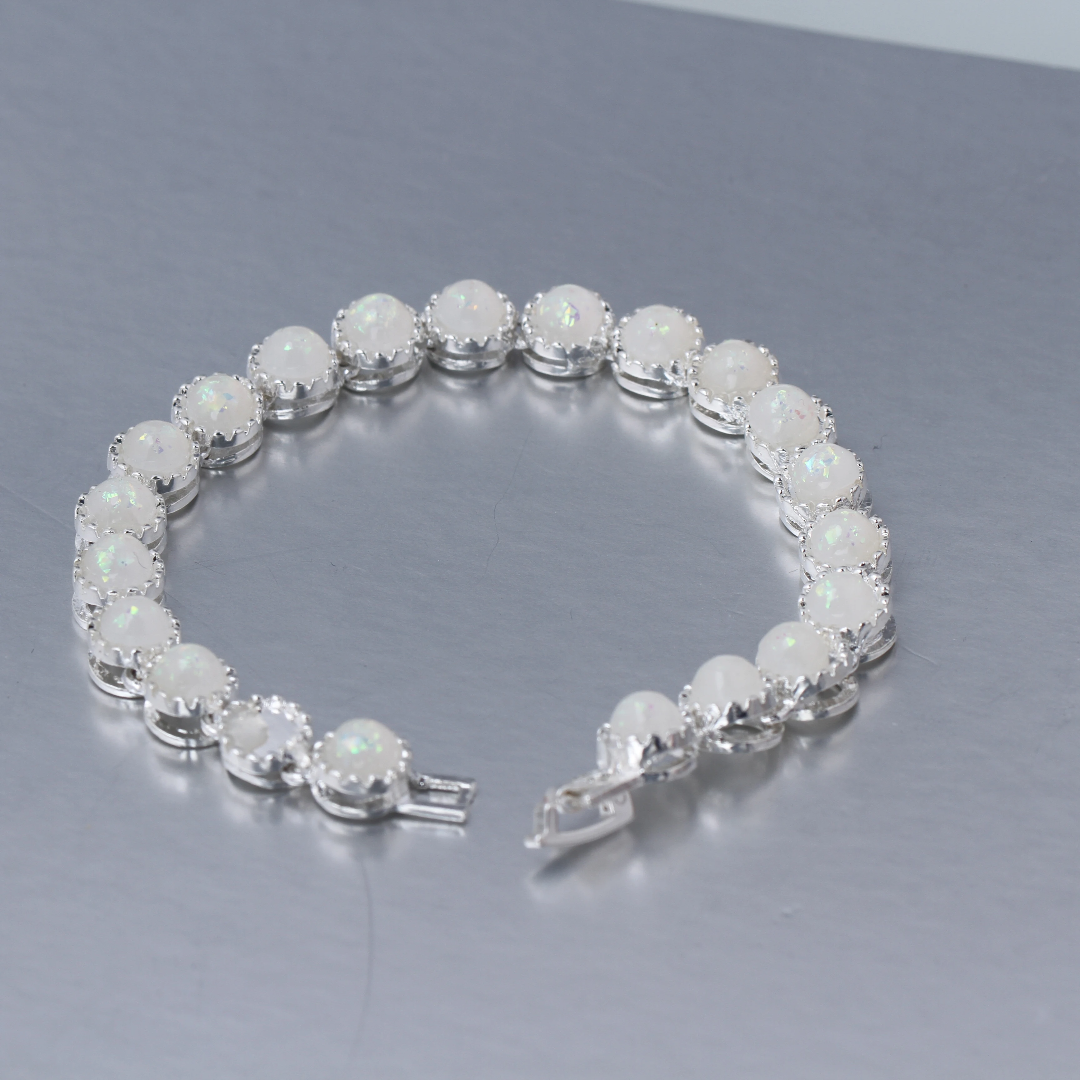 

New Silver Bracelet Temperament Women's Wild Round Inlaid Imitation Opal Bracelet Chain