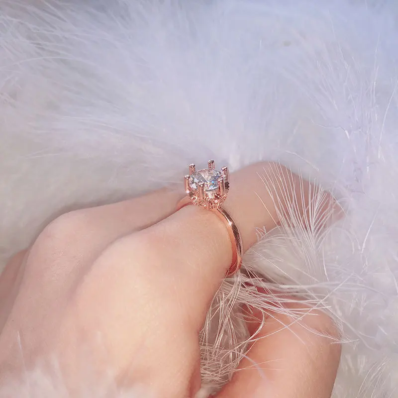 Женское светильник ЦО из розового золота с инкрустированными бриллиантами |