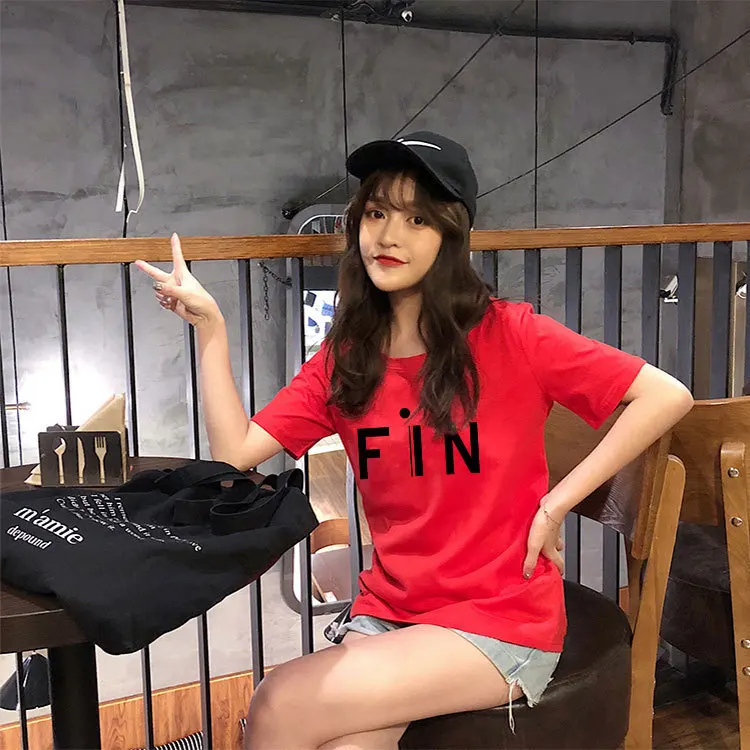 Летняя футболка с круглым вырезом и буквенным принтом белого розового цвета