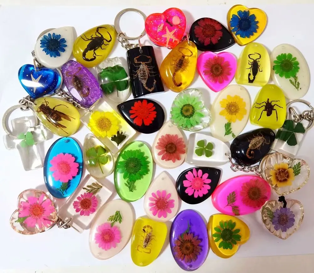 

30 pcs Personalized flower four leaf clover insect charming vogue keychain