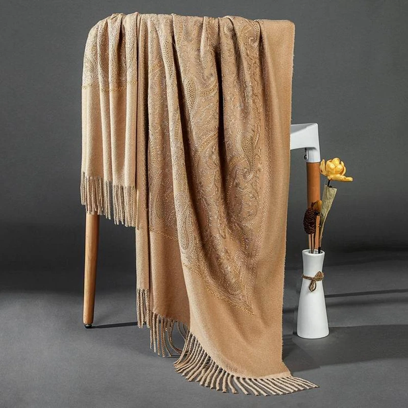 Модные дикие Стразы вышитый шарф кешью шаль Осень и зима толстый искусственный