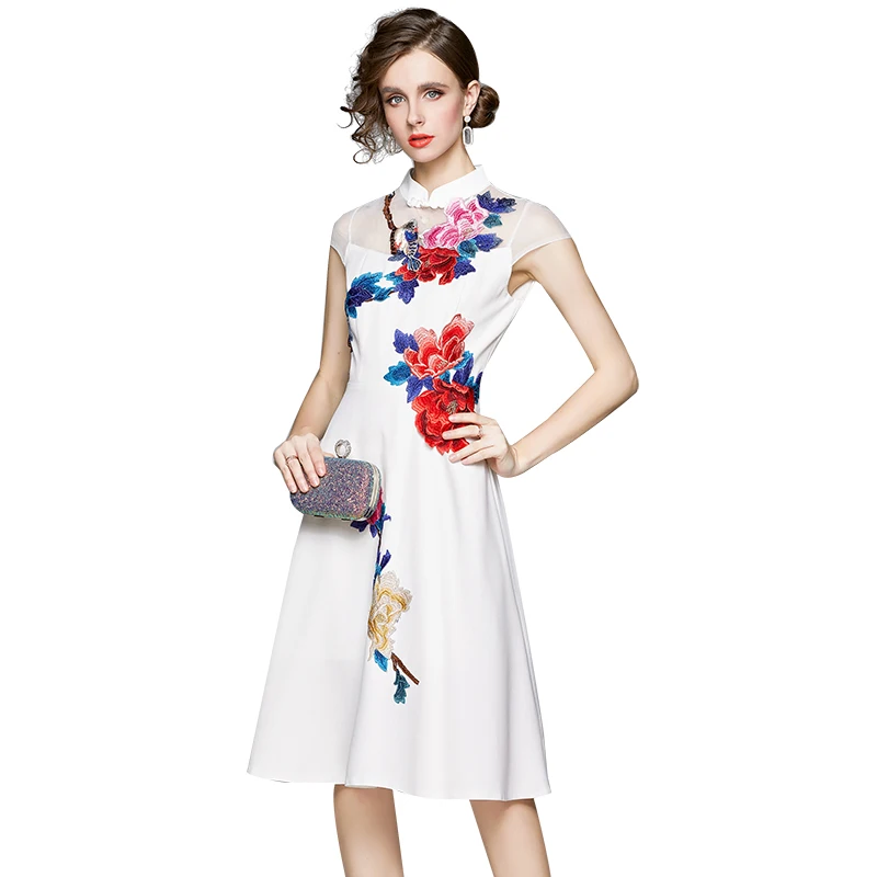 

Restoring ancient ways, make Europe and the United States the new party dress button gauze embroidery dress