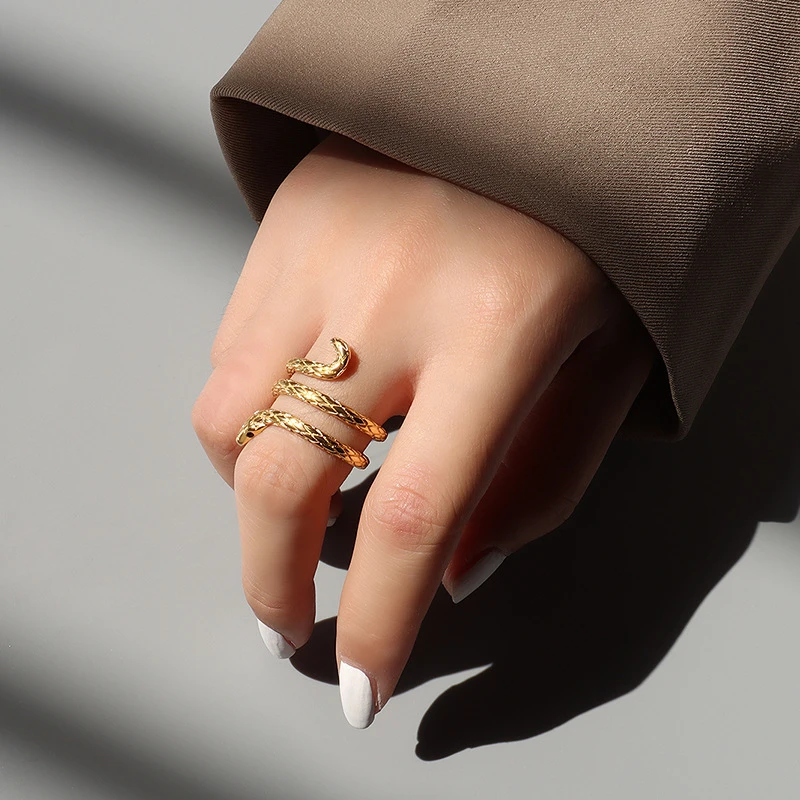 

Punk Style Gold Color Snake Wrapped Around Finger Rings For Women Female Anel Gothic Stainless Steel Jewelry Christmas Gift