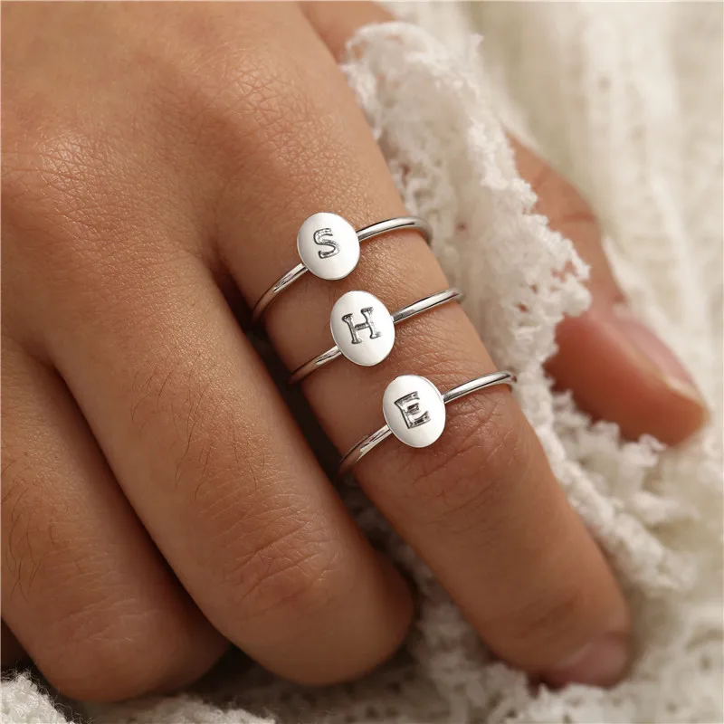 Персонализированные Гравированные штабелируемые крошечные овальные A Z кольца с
