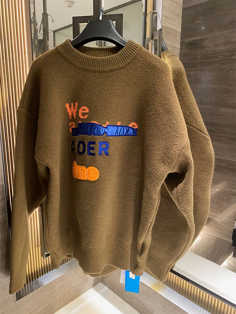 

Трикотажный свитер с вышивкой для мужчин и женщин