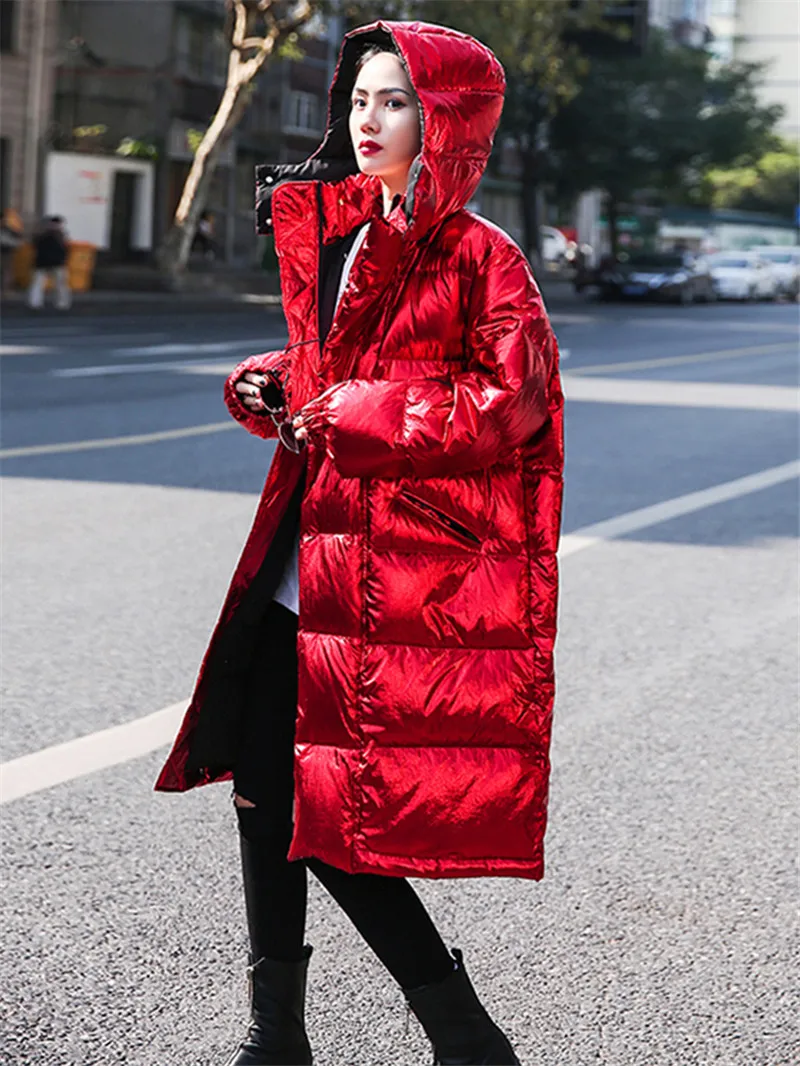Длинное зимнее пальто красное глянцевое хлопковое с капюшоном женское модное