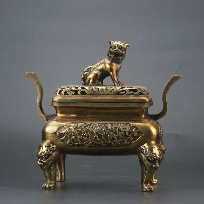 

Китайская латунная ручная резная курильница и крышка храброго войска XuanDe Mark