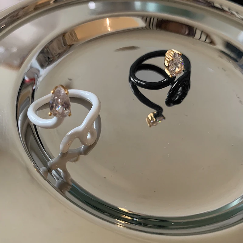 Кольцо женское металлическое в стиле панк HUANZHI регулируемое черно-белая змея