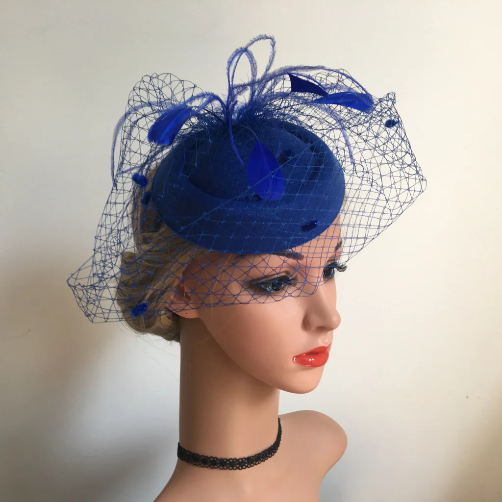 

Retro Fascinators Hats 50s Party Headwear Feathers on a Headband with Clip and Mesh Veil for Women Wedding Tea Party Headpiece