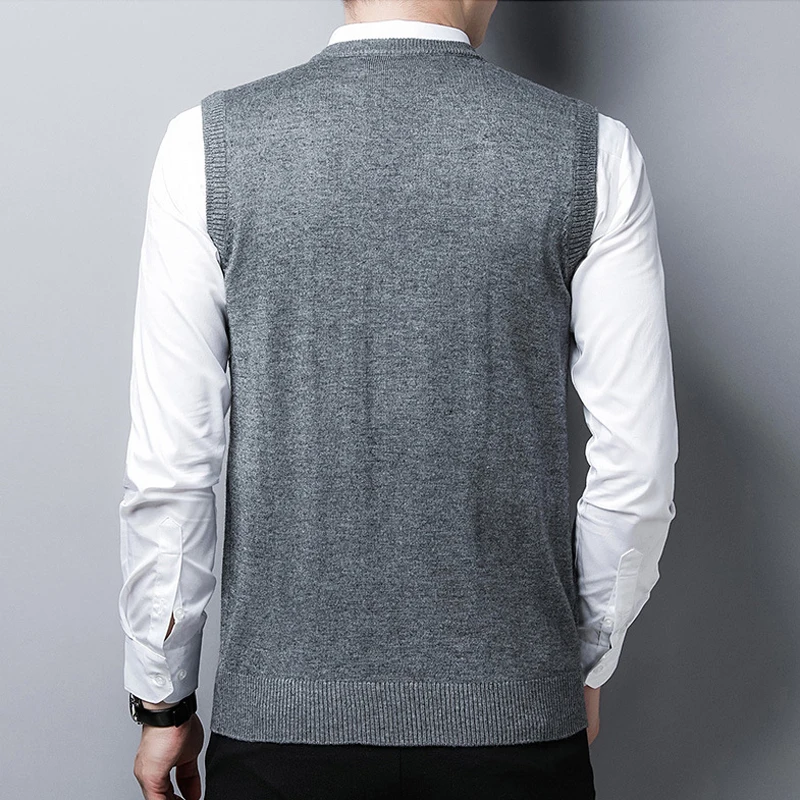 Мужской трикотажный пуловер с V-образным вырезом из 23% шерсти | Мужская одежда