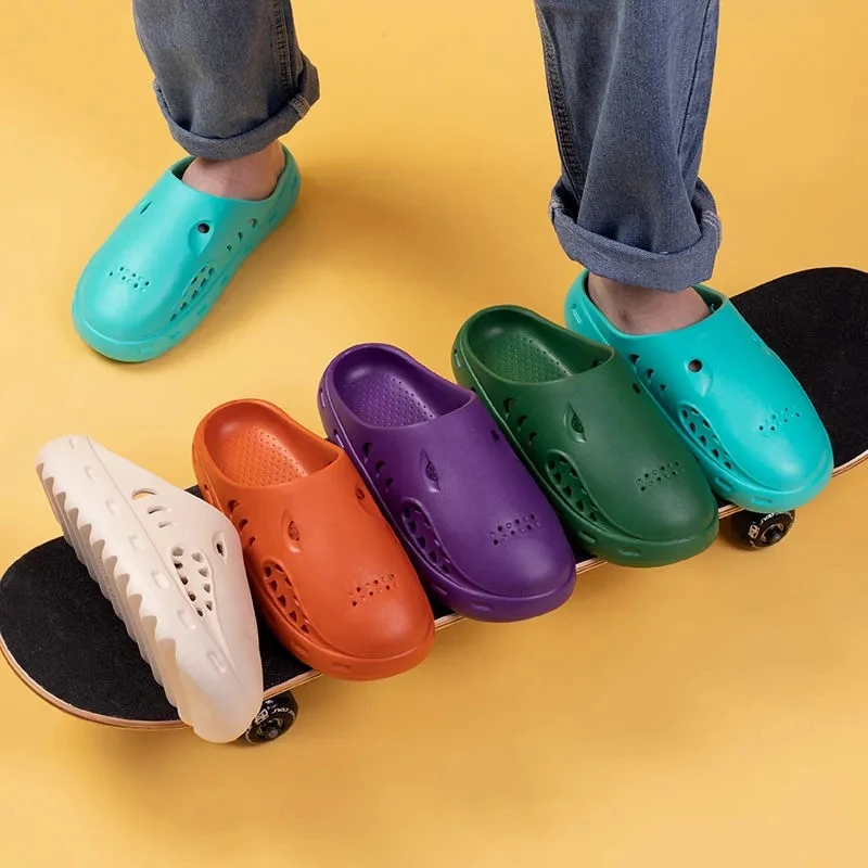 

2021 Summer Cool New Couple Baotou Hollow Slippers Shark Outdoor Beach Sandals Soft Thick-soled Slippers Men And Women Trend