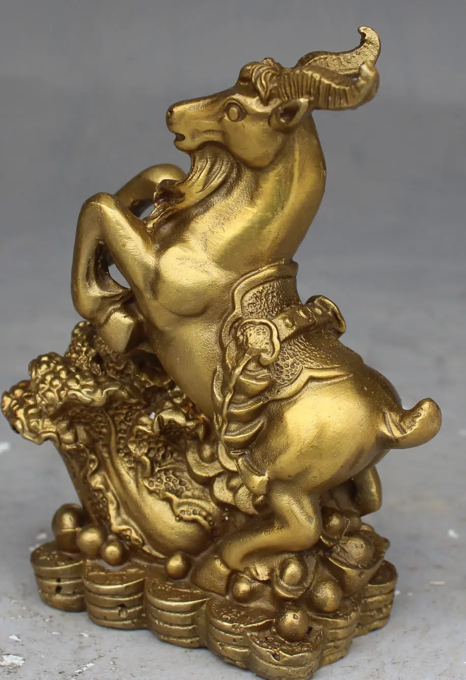 Китайская бронзовая статуэтка "Овечка капуста" для привлечения удачи в Фэн-Шуй.