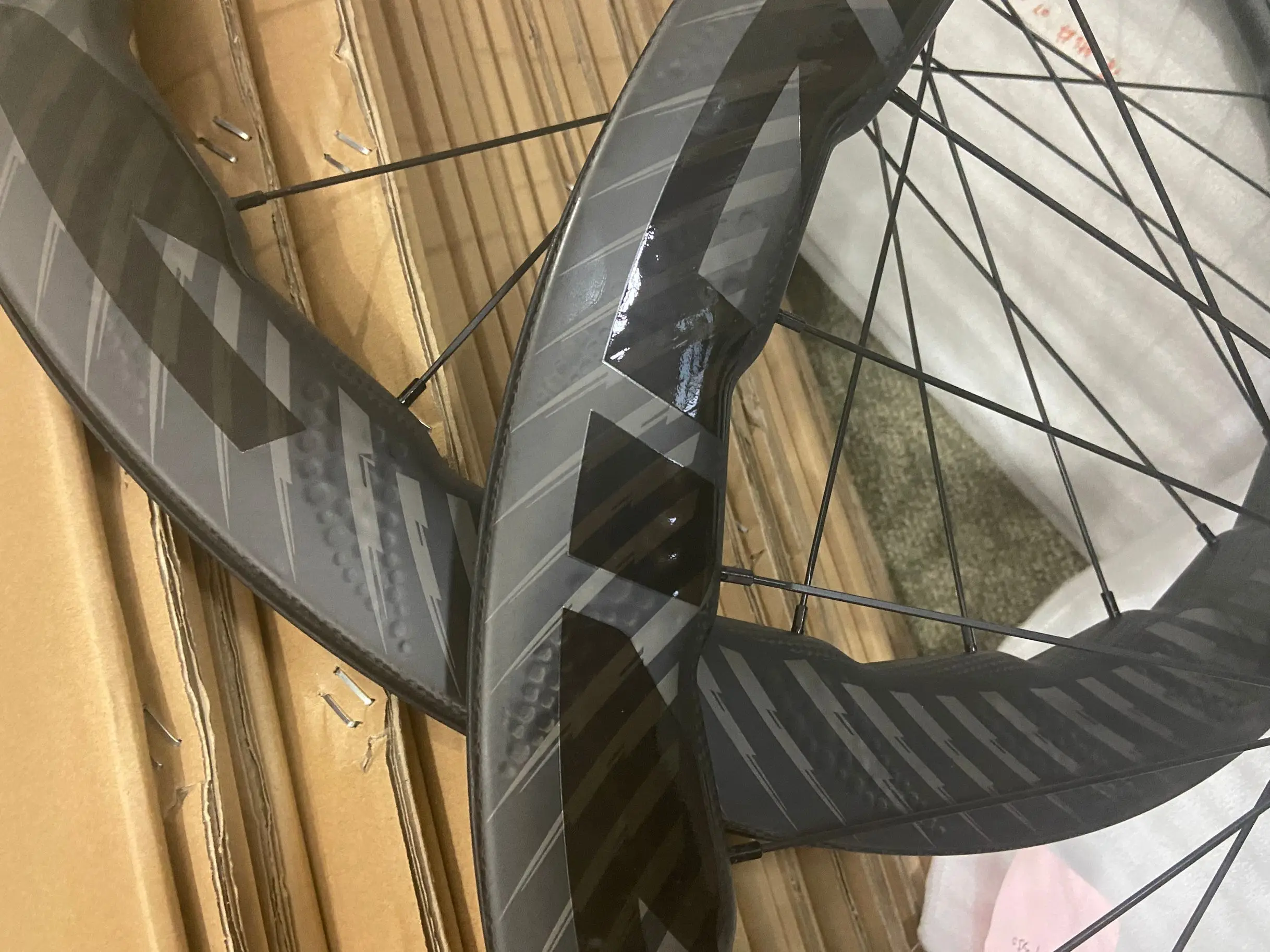 

Top sale bicycle carbon wheels disc or v brakes clincher full carbon wheelset black paint logo cycling wheels 25mm wide 58mm