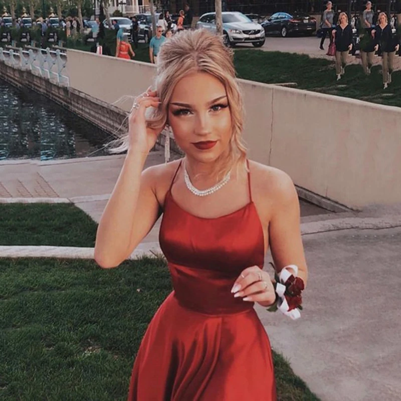 

Sexy Halter Neck Prom Dresses Backless Simple Satin Long Party Evening Gowns High Side Slit Girl Formal Wear
