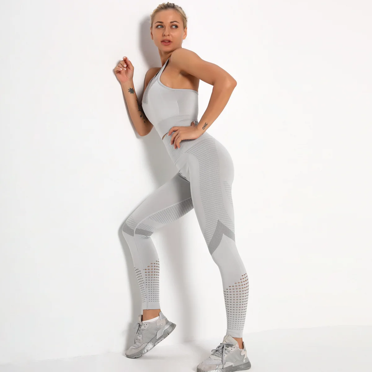

WILK Quick-drying Yoga Vest Set Professional Sports Running Seamless Tight Leggings Fitness Pants Hollow Bra Set Women