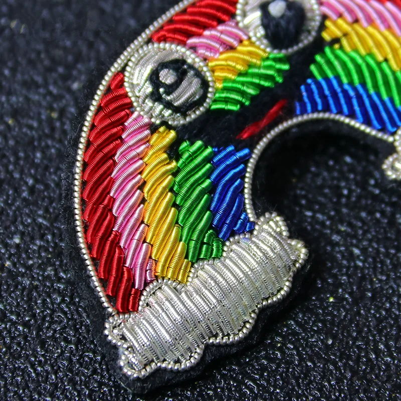 

Hand embroidery badge creative cartoon smiley rainbow cloud Indian silk material delicate pin brooch