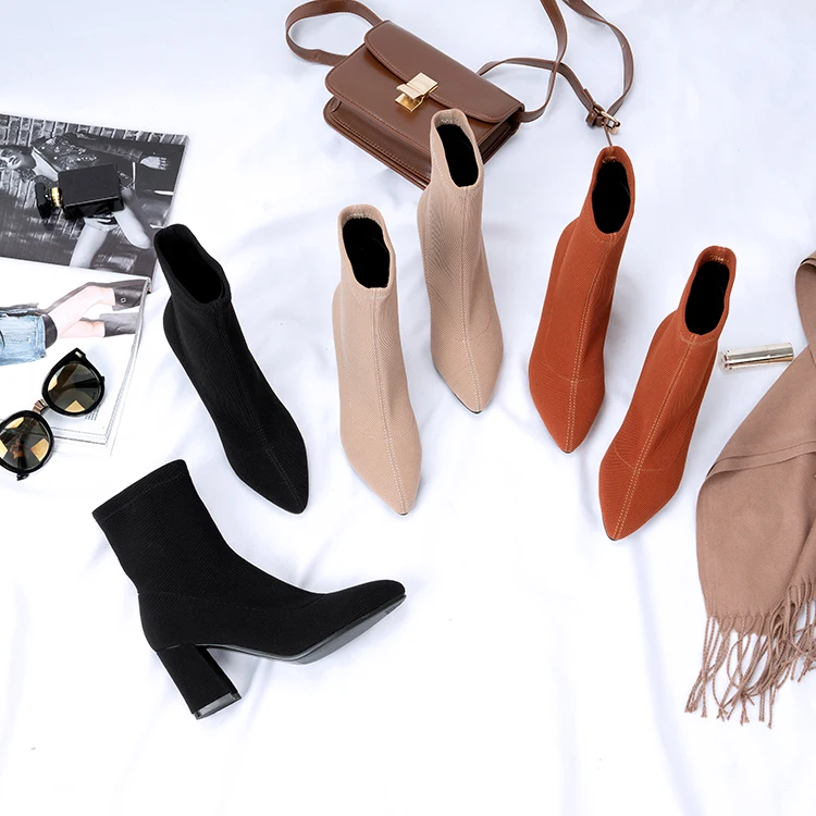 Женские стильные ботинки черные телесные на квадратном каблуке | Обувь