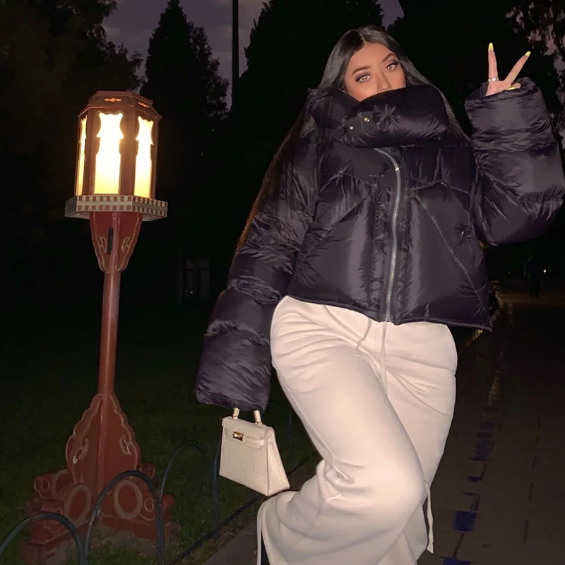 Уличный пуховик Kylie Kim в таком же стиле пушистый теплый короткий из 90% белого