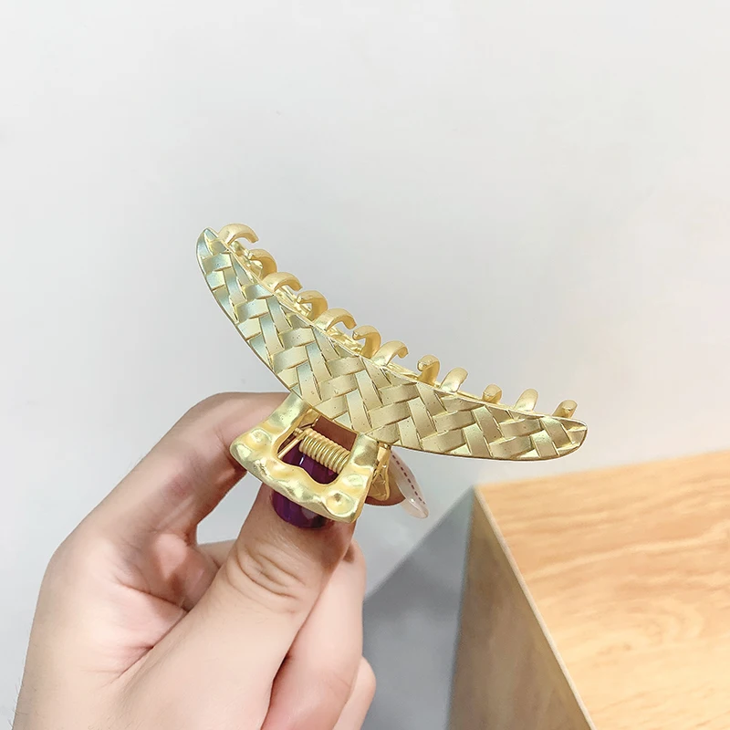

Metal Hair Claw Gold Geometric Hair Claws For Women Girl Elegant Hair Crab Vintage Hairpin Hair Accessories 2021