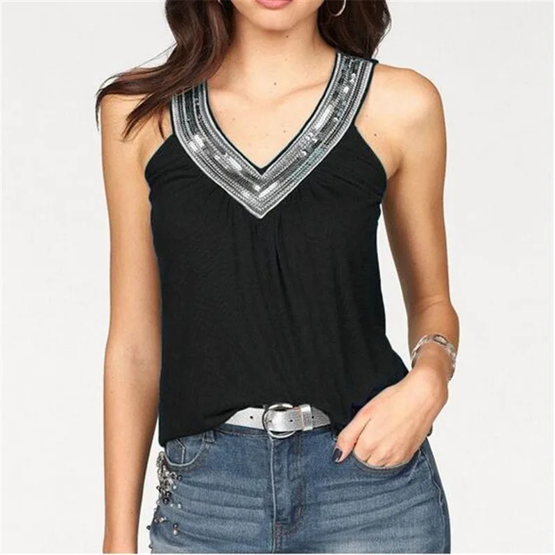 Женская модель Сексуальная футболка с V образным вырезом и бисером