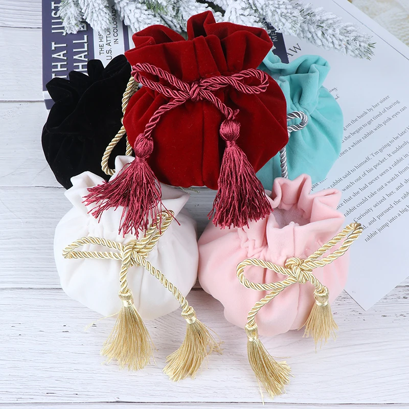 Светильник с синим круглым дном серая кисточка бархатная сумка на шнурке