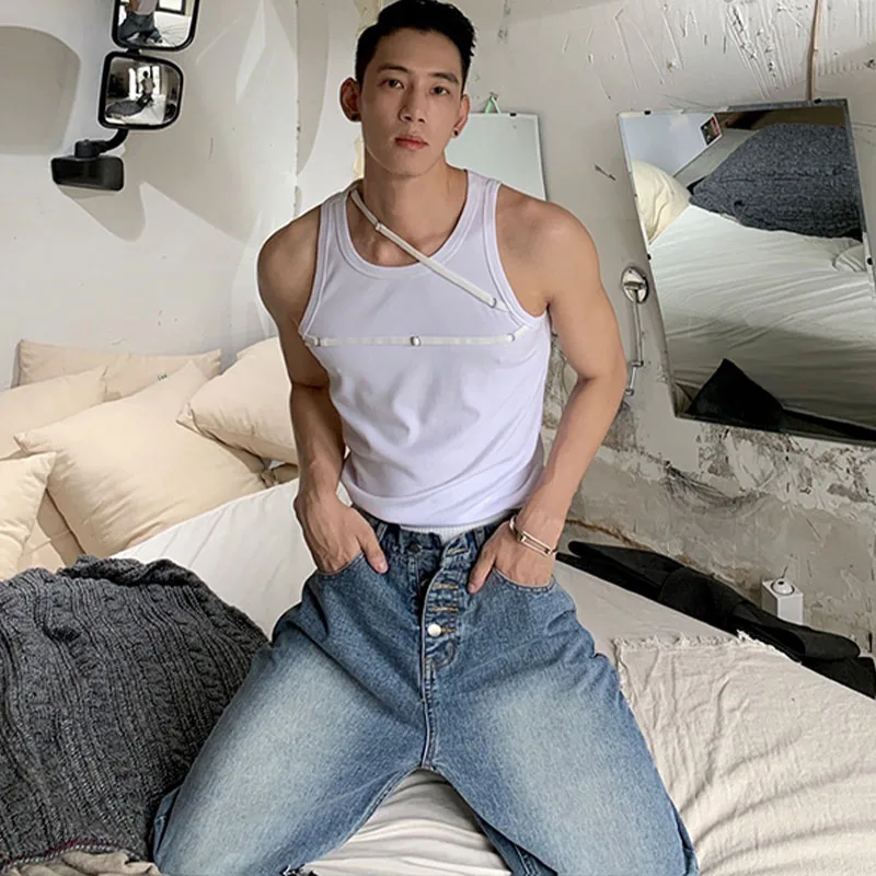 

Sexy Men Summer Sleeveless Bottom Pure Tie White Ribbon Design Sense Sport Vest