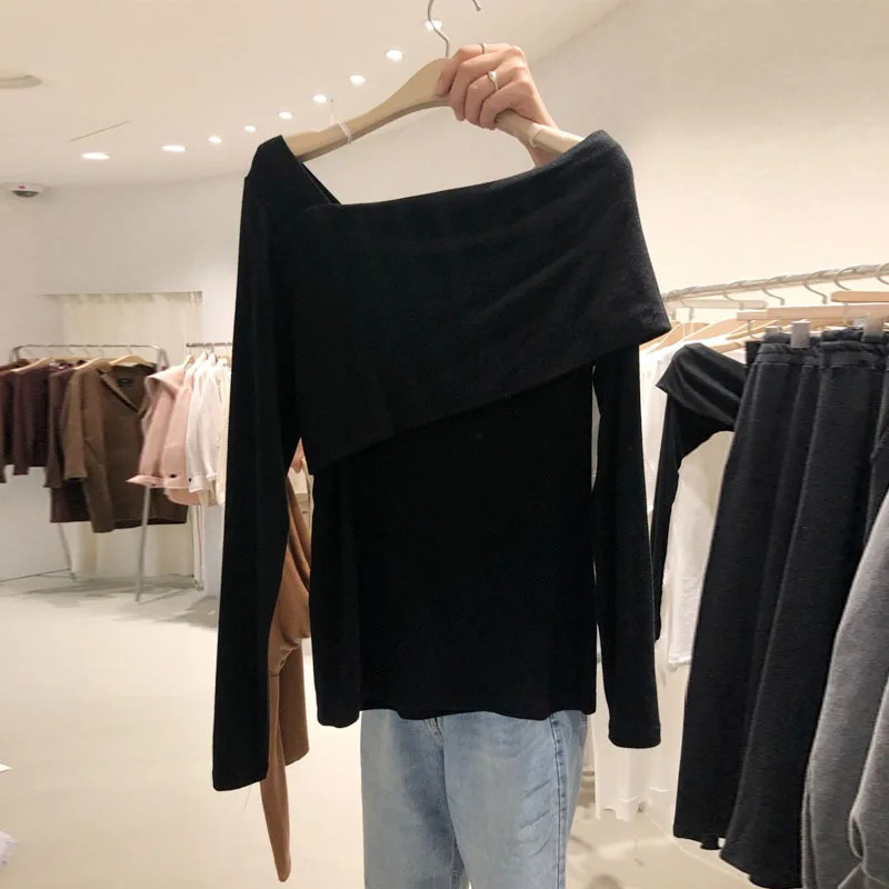 

Dongdamen, Korea 20212021 spring women's wear loose inclined collar leakage one shoulder slim bottomed shirt Pullover T-shirt