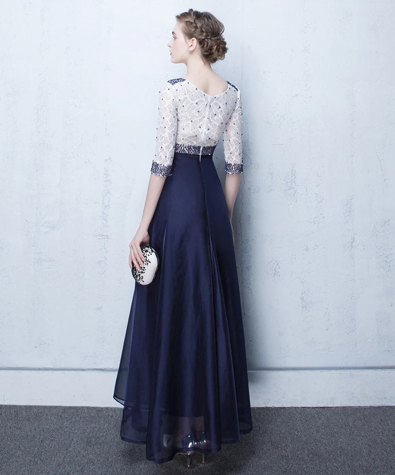 Винтажное вечернее платье А силуэта для мамы и дочки кружевное с длинным рукавом