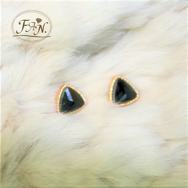 

Classic Daily Office Style Golden Color Black Stone Triangle Shape Fashion Stud Earrings Hot Sale Amazing Gift for Girl & Women
