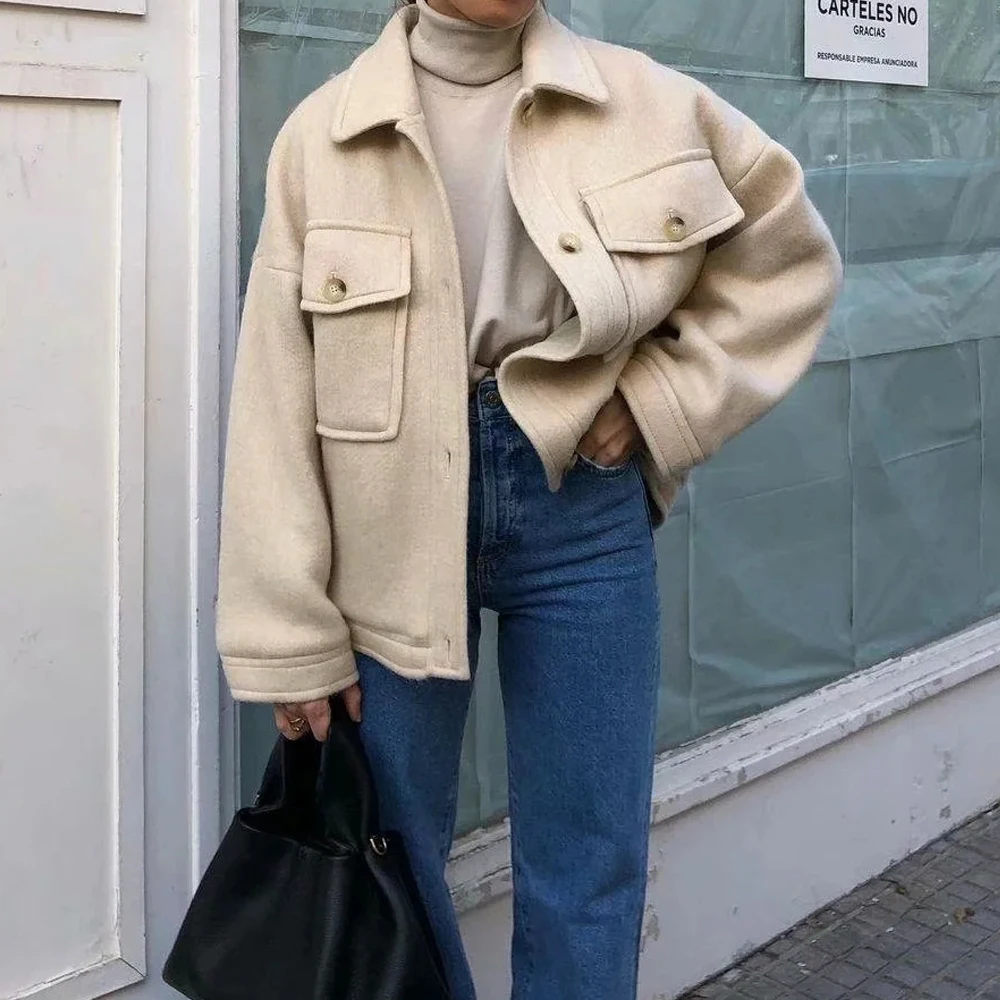 

XNWMNZ Women Fashion With Pockets Oversized Woolen Jacket Coat Vintage Long Sleeve Button-up Female Outerwear Chic Tops