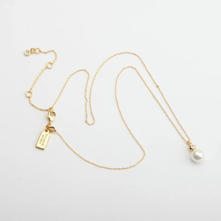 

Daily Accessories K Series Commute Minimalist Pearl Bracelet Small Ear Studs