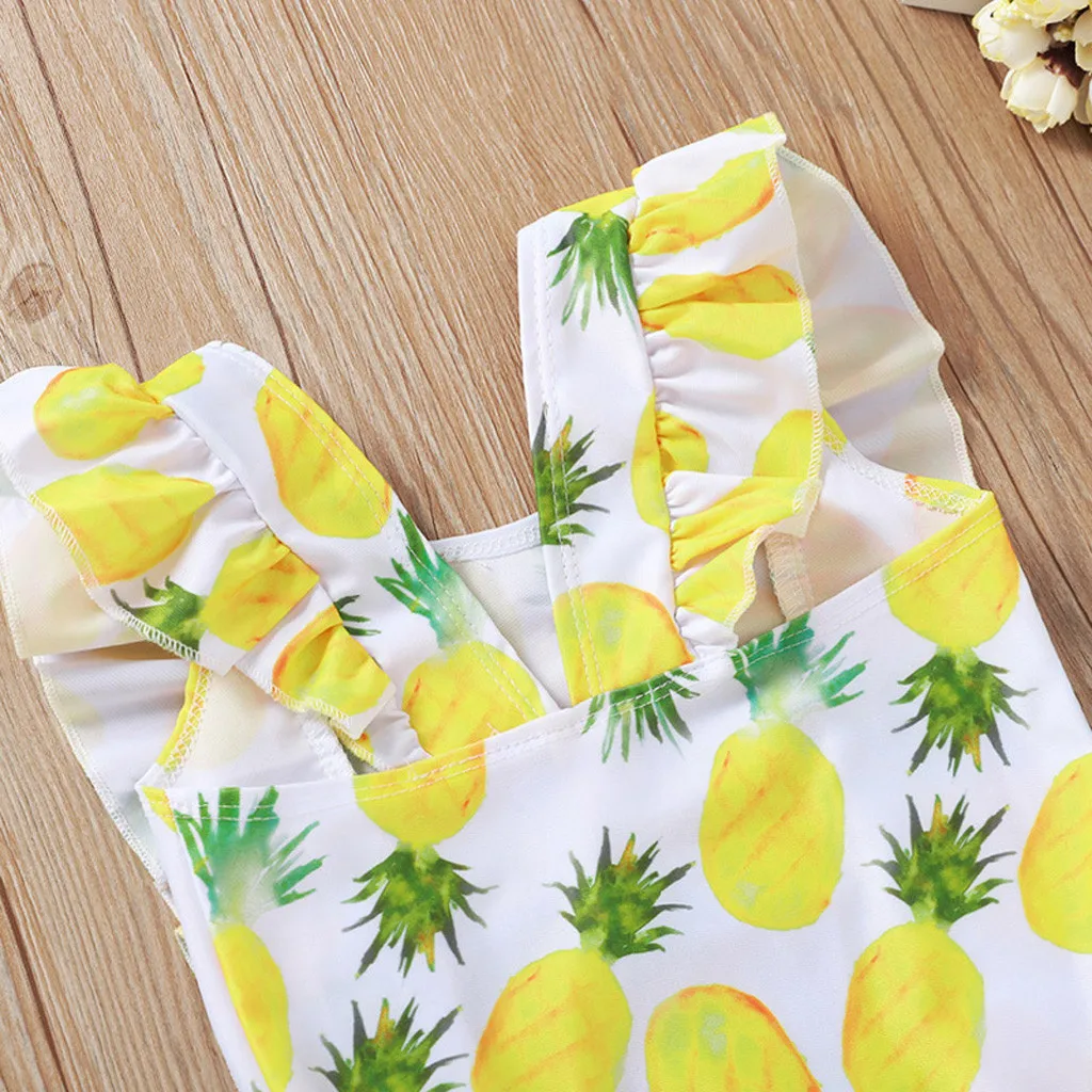 Маленькая девочка без рукавов и рукавами-крылышками для девочек с оборками