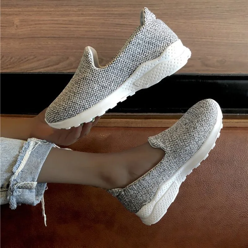 Женские кроссовки без шнуровки повседневные осенние на плоской подошве из