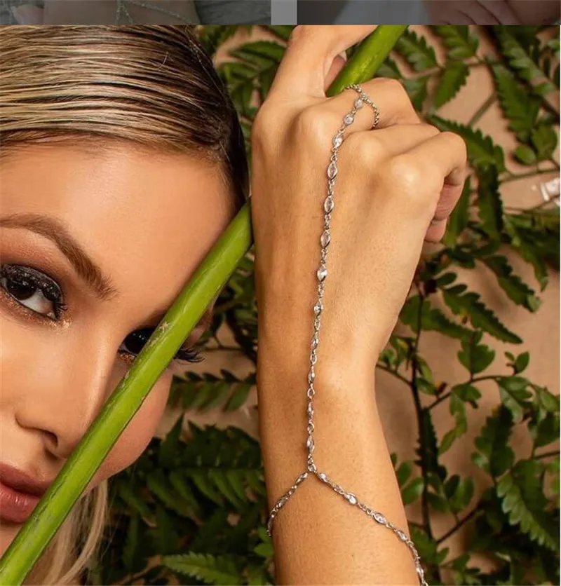 

2021 Classic Fashion Crystal Inlay Chain Hand Harness Bracelets Trendy Simple Silver Color Finger Bracelets For Women Jewelry