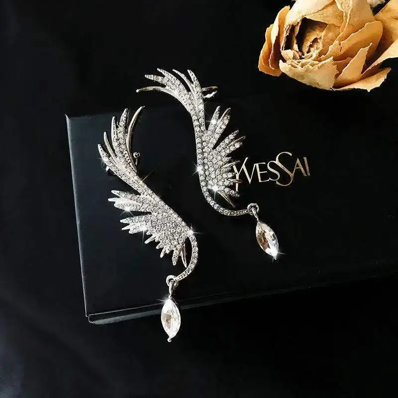 

Fashion Stud Earrings Women Jewelry Angel Wings Rhinestone Hanging Dangle 2021 New Exquisite Exaggerated Elegant Prevent Allergy