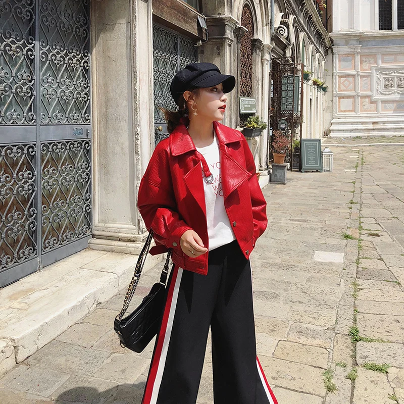 Осенняя куртка из искусственной кожи Женская свободная однобортная блестящая с