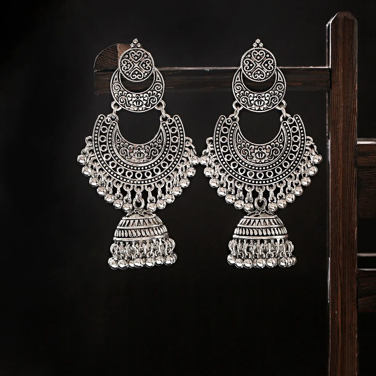 

2021 Ethnic Women Big Gold Dangle Earrings Jhumka Indian Earrings Vintage Drop Earring Lantern Tassel Palace Orecchini Donna