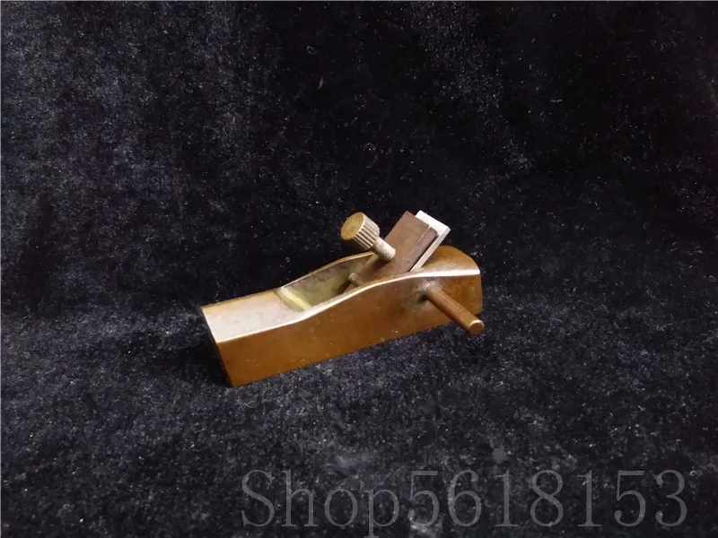 

Красивая медная деревообрабатывающая модель самолета